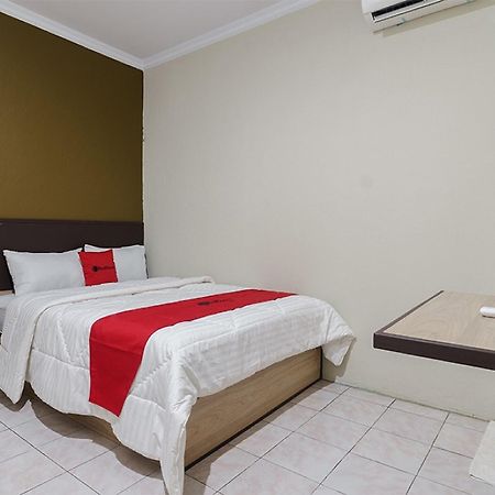 Reddoorz Near Cikampek Mall Karawang Hotell Exteriör bild