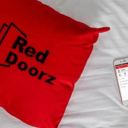 Reddoorz Near Cikampek Mall Karawang Hotell Exteriör bild