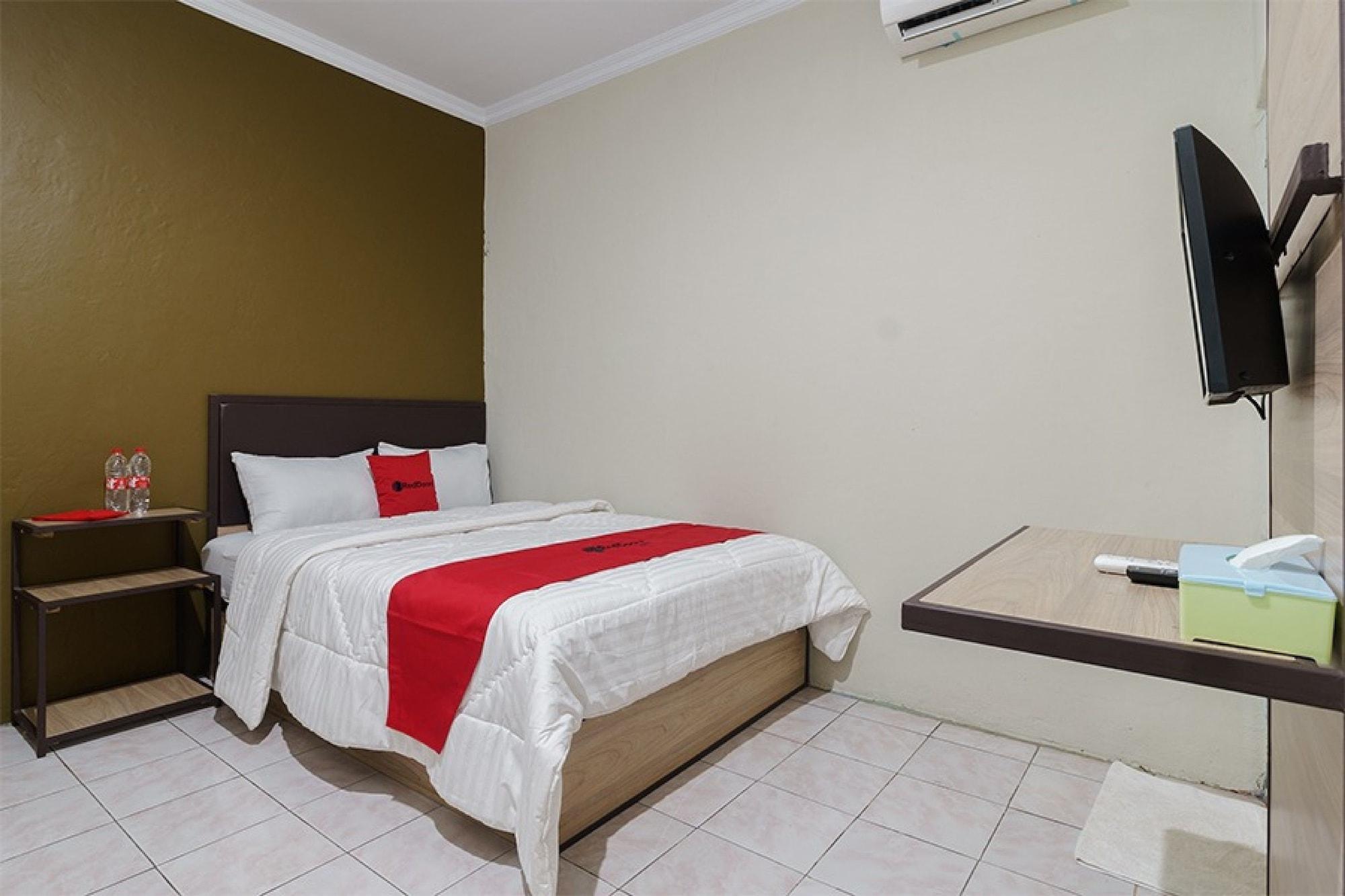 Reddoorz Near Cikampek Mall Karawang Hotell Exteriör bild