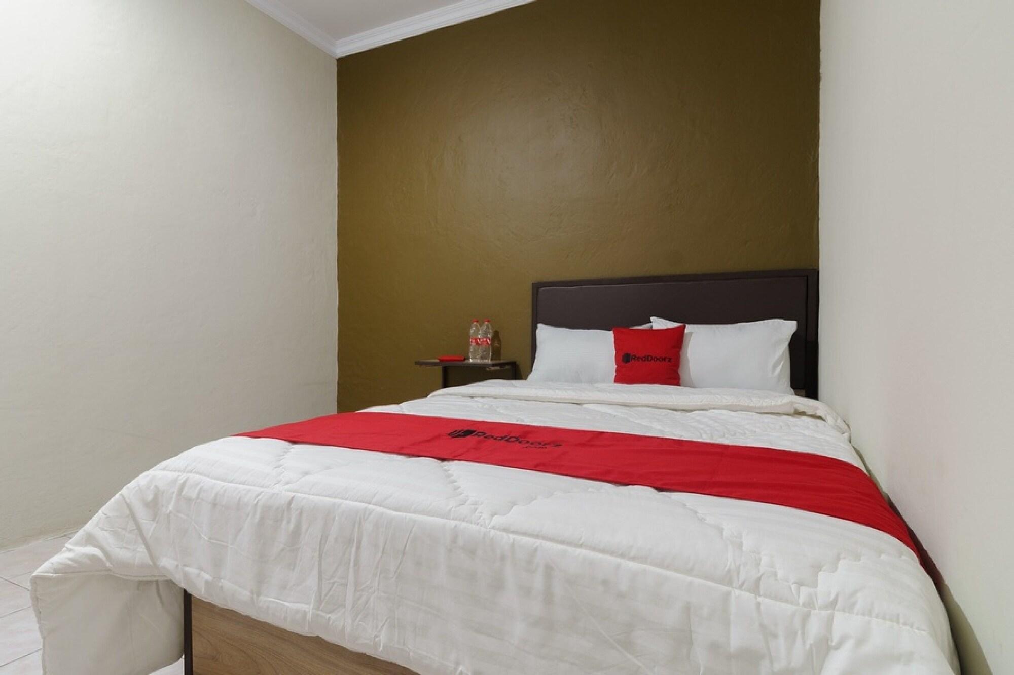 Reddoorz Near Cikampek Mall Karawang Hotell Exteriör bild