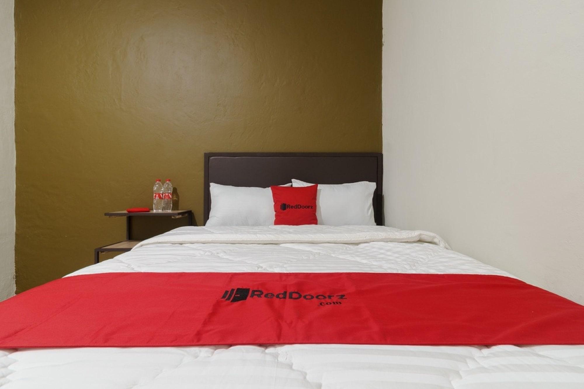 Reddoorz Near Cikampek Mall Karawang Hotell Exteriör bild