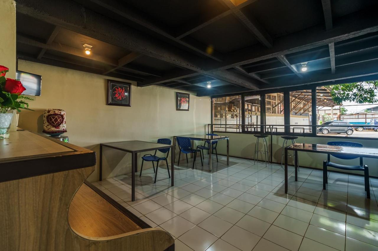 Reddoorz Near Cikampek Mall Karawang Hotell Exteriör bild