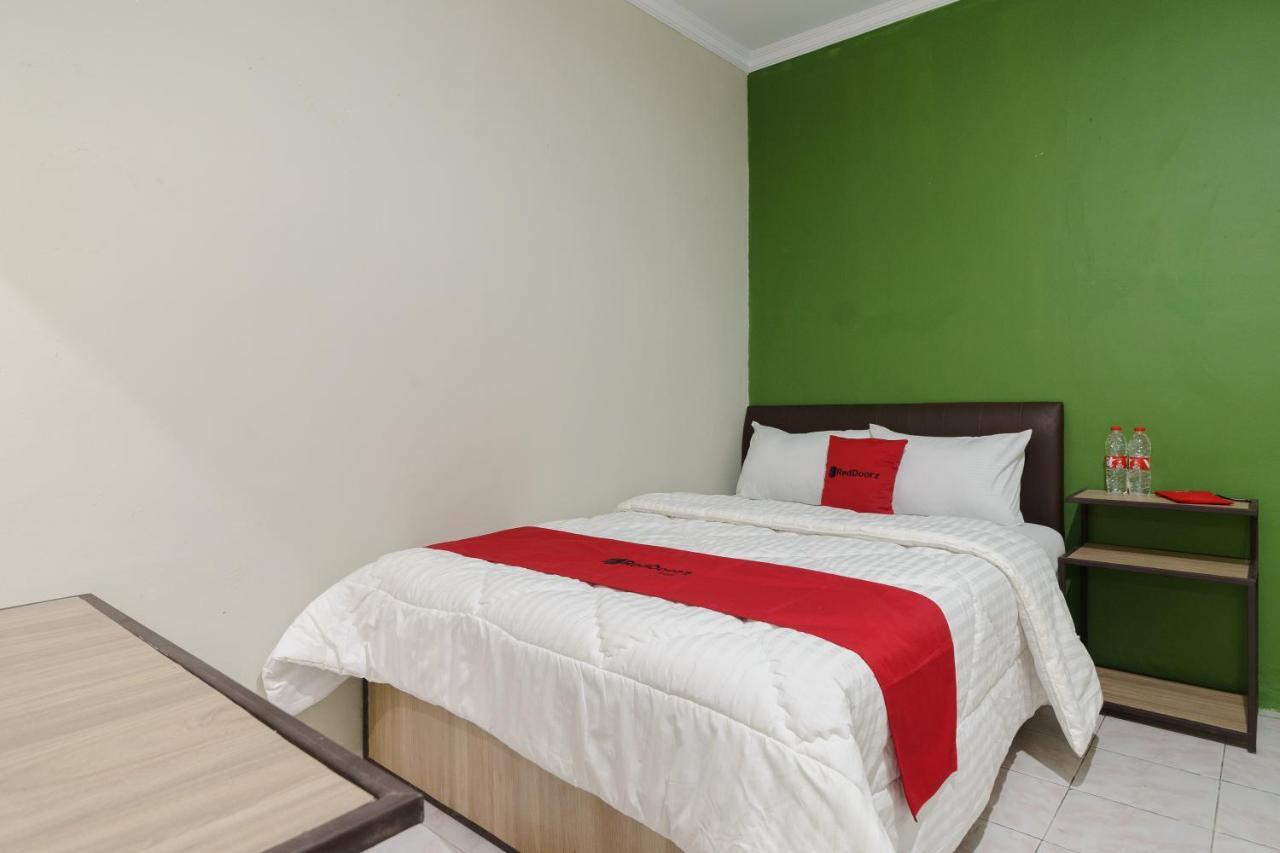 Reddoorz Near Cikampek Mall Karawang Hotell Exteriör bild