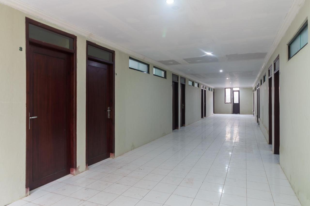 Reddoorz Near Cikampek Mall Karawang Hotell Exteriör bild