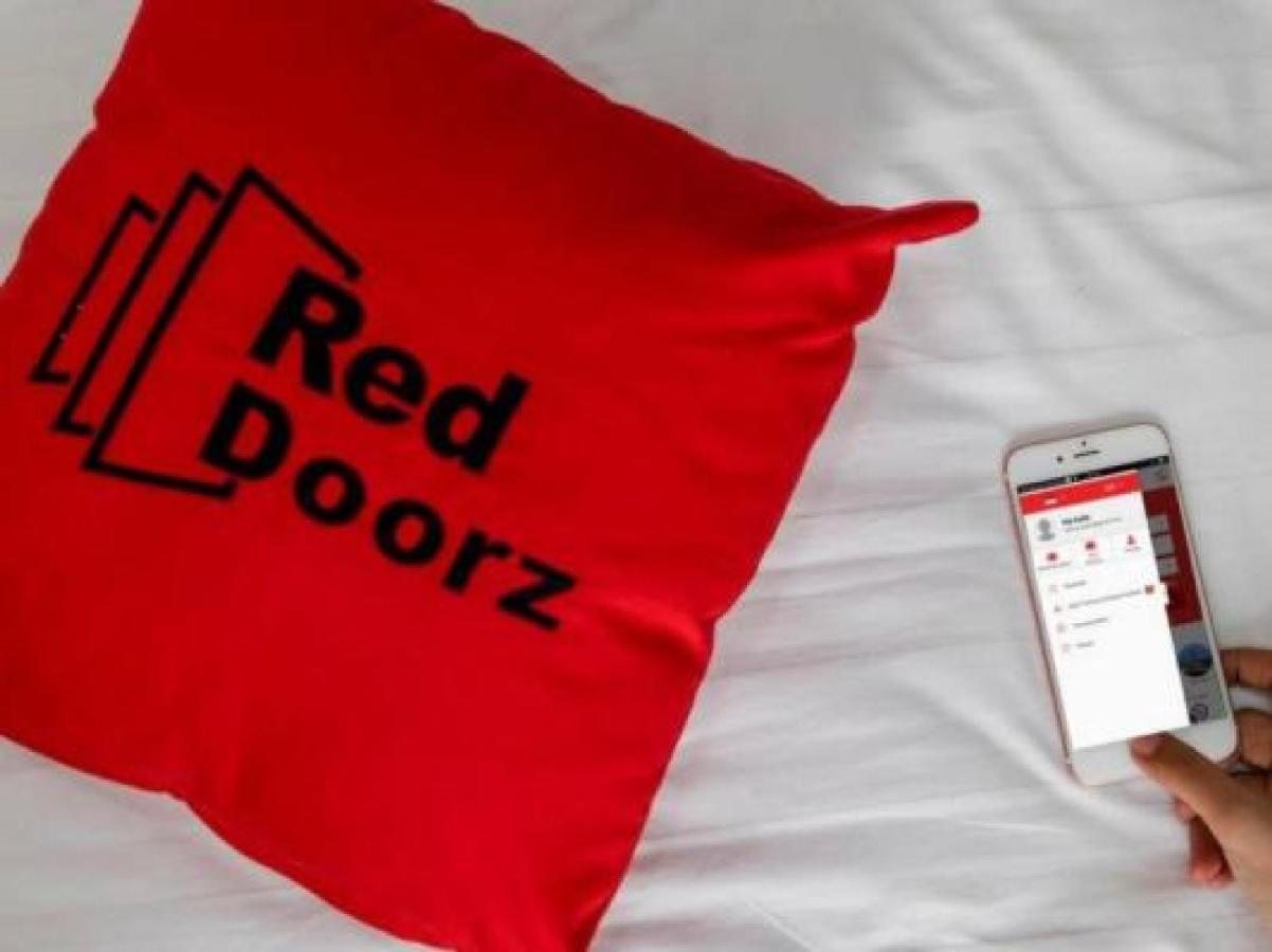 Reddoorz Near Cikampek Mall Karawang Hotell Exteriör bild